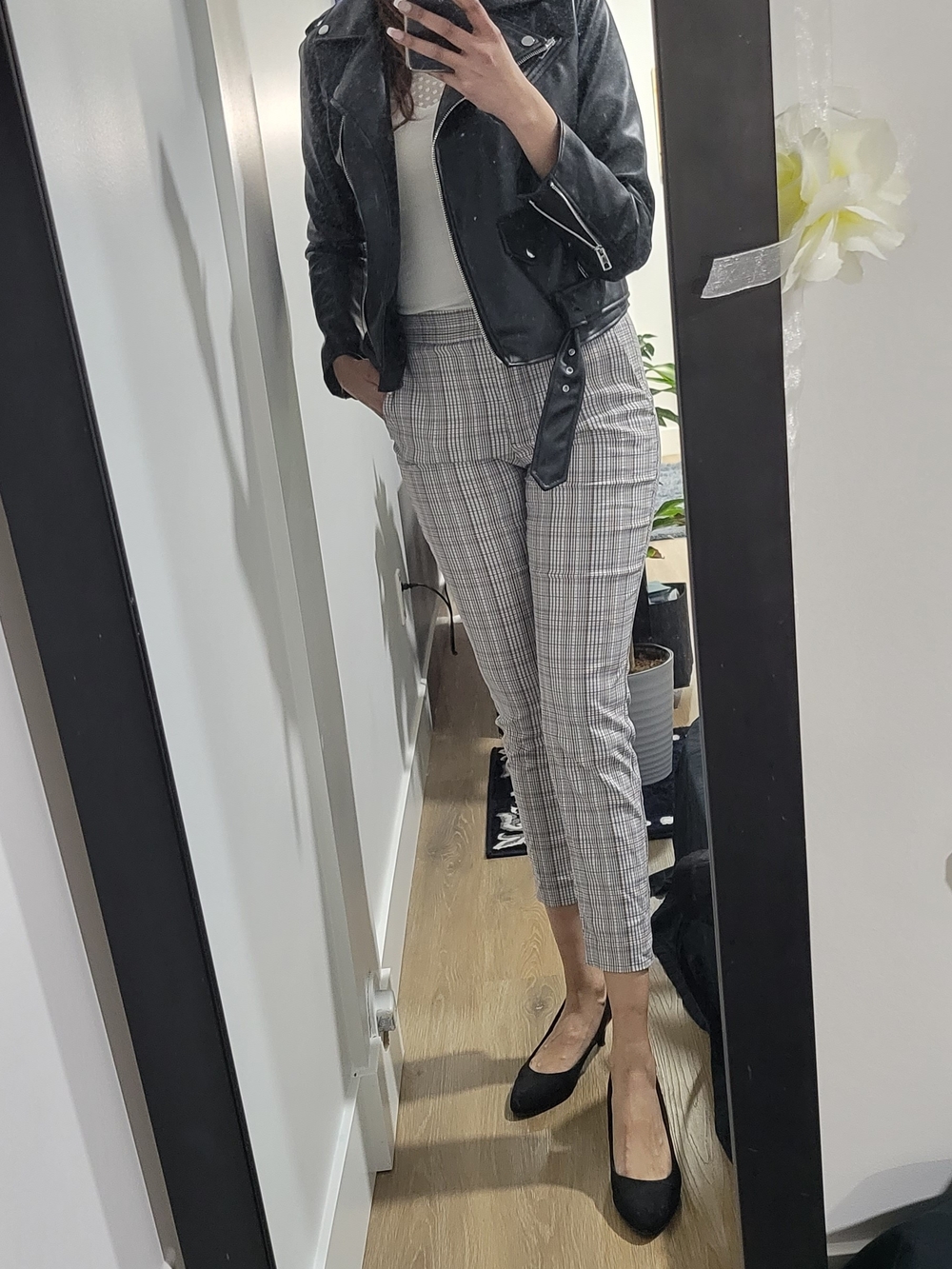 Zara Plaid Cropped Tapered Pants in Gray